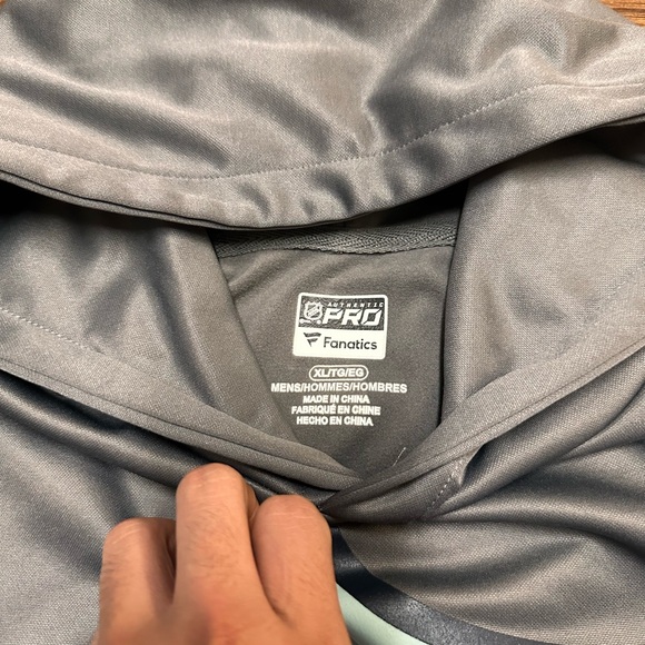 NHL Authentic PRO Fanatics Seattle Kraken Hoodie - Picture 6 of 7